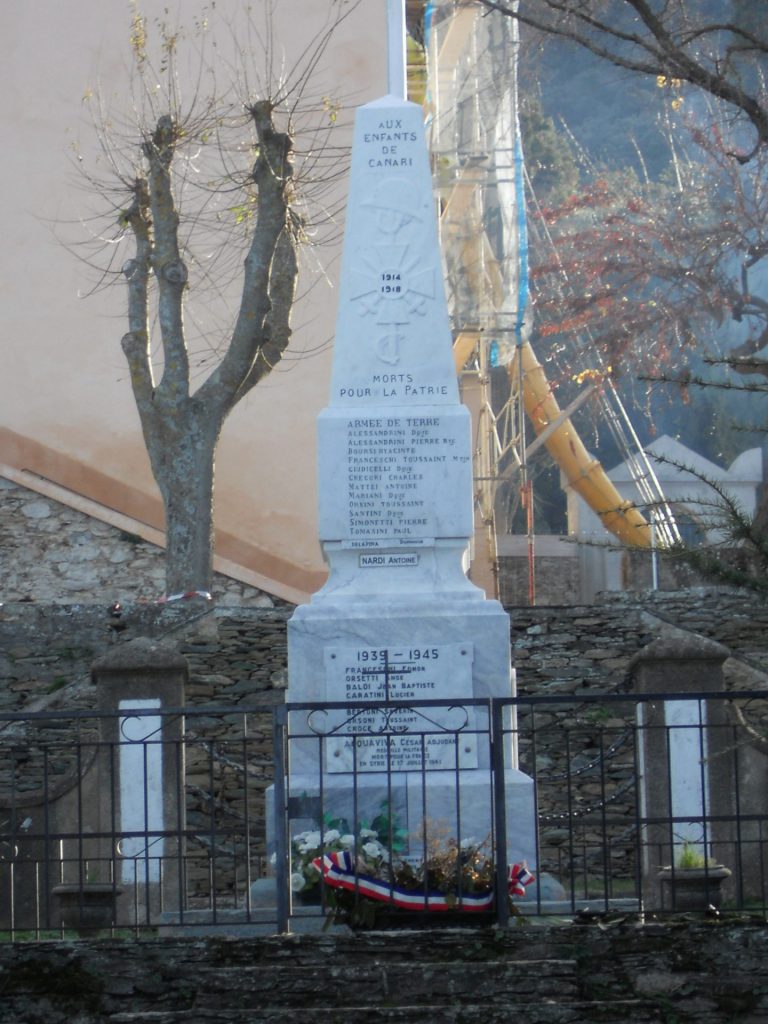 Réfection des inscriptions sur le Monument aux Morts (2011)