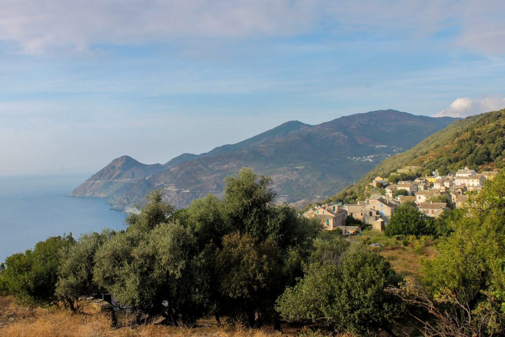 Vue sur les hameaux de Chine et de Vignale